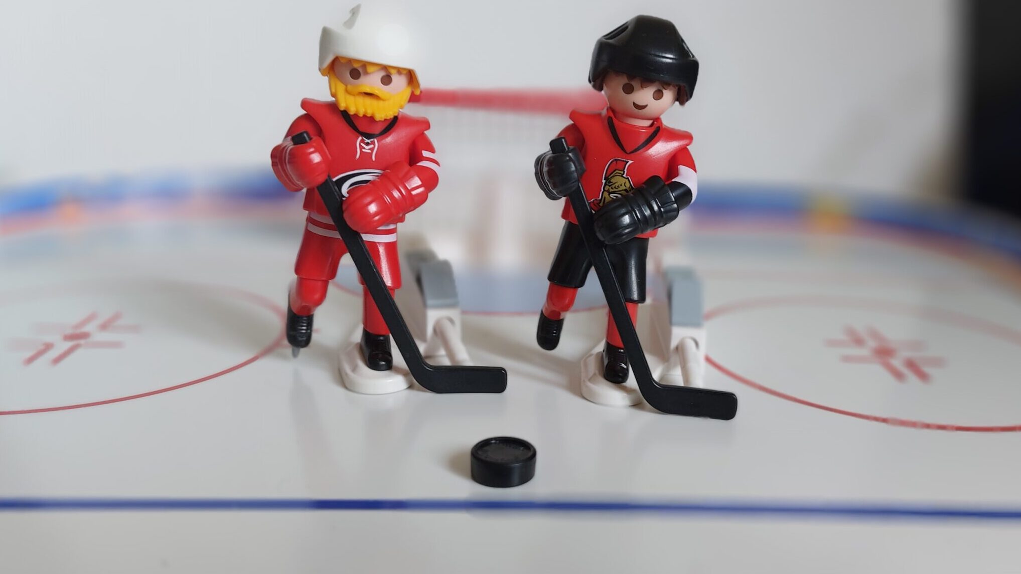 #668 NHL Playoffs 2026 – Runde 1 – Canes siegen, Wild & Stars ausgeglichen und Panik in Pittsburgh