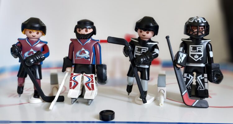 #671 NHL Playoffs 2026 – Runde 1 – Canes & Avs Sweepen, Sabres souverän, Pens noch am Leben, 2 x 2:2 und das Phantomtor von Orange County